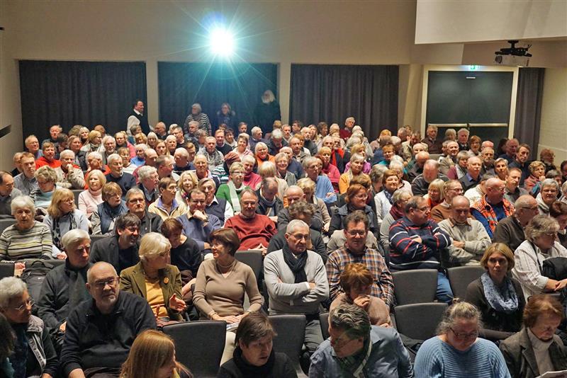 Bad Oldesloe: KuB-Saal: Vortrag '150 Jahre Kreis Stormarn - Bad Oldesloe im Bild': Publikum, 7.02.2017