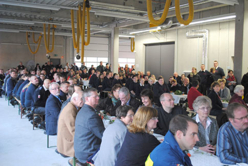 Viele Gäste bei der Einweihung des neuen Stormarner Katastrophenschutzzentrums