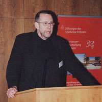 Prof. Dr. Axel Priebs