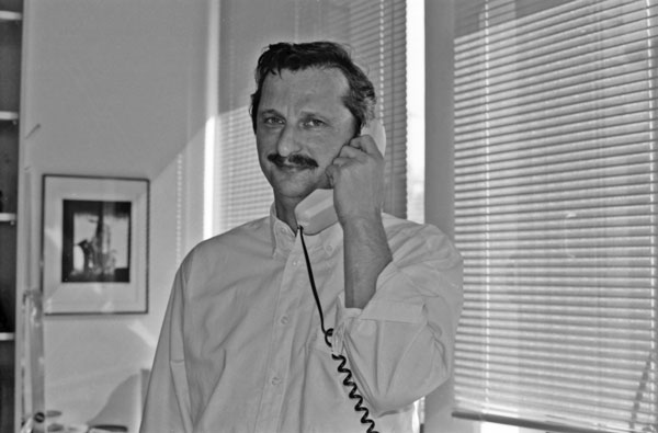 Dr. Johannes Spallek, Kreiskulturreferent während eines Telefonats 1997