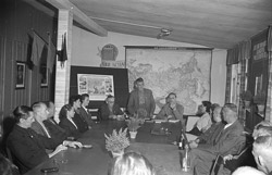 Eröffnung des 4. Parteilehrjahres 1953 in einem Betrieb in Leipzig