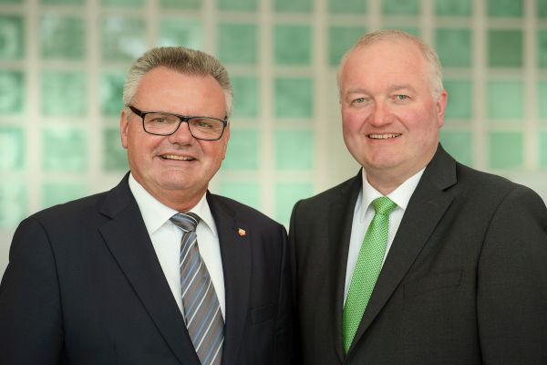 Kreispräsident Hans-Werner Harmuth und Landrat Dr. Henning Görtz, Foto aus 2020
