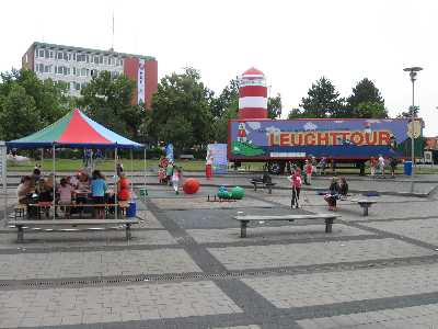 Die LEUCHTTOUR auf dem Bahnhofsvorplatz in Bad Oldesloe