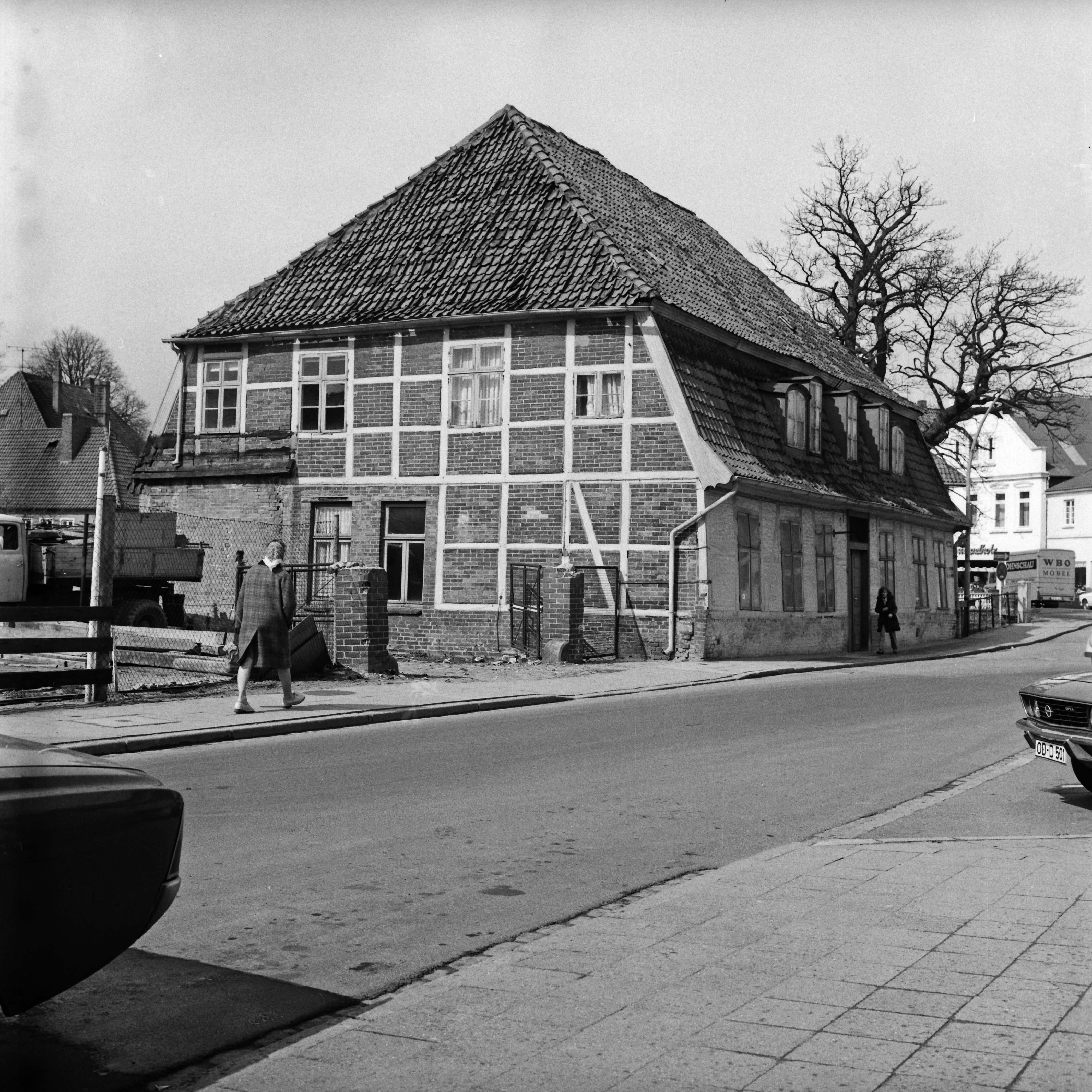 Bad Oldesloe: Brunnenstraße: baufälliges Fachwerkhaus 1973