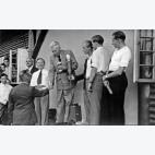 Kreissportfest im Verein für Leichtathletik-Stadion: Ansprache zur Stadioneinweihung mit Landrat Wilhelm Siegel, Erich Joost, Erwin Gesche und H. Stahmer, 1947